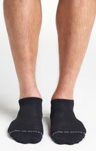 Load image into Gallery viewer, Men&#39;s No-Show Socks Black
