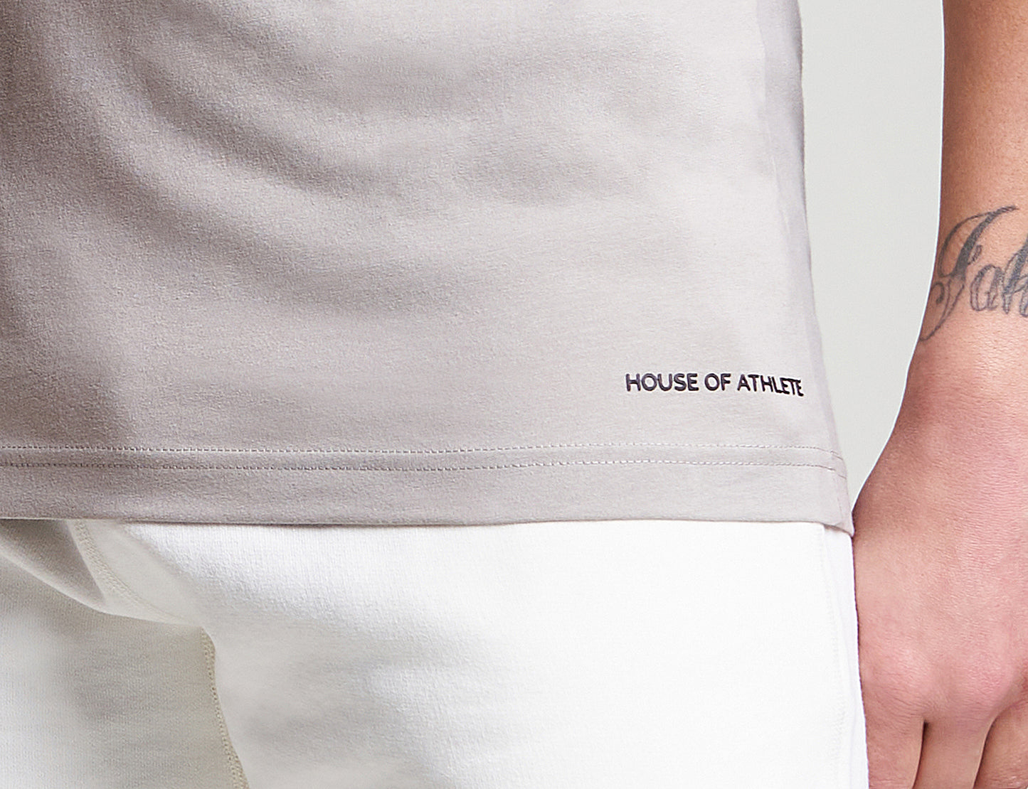 Logo V-Neck Tee Drizzle Grey